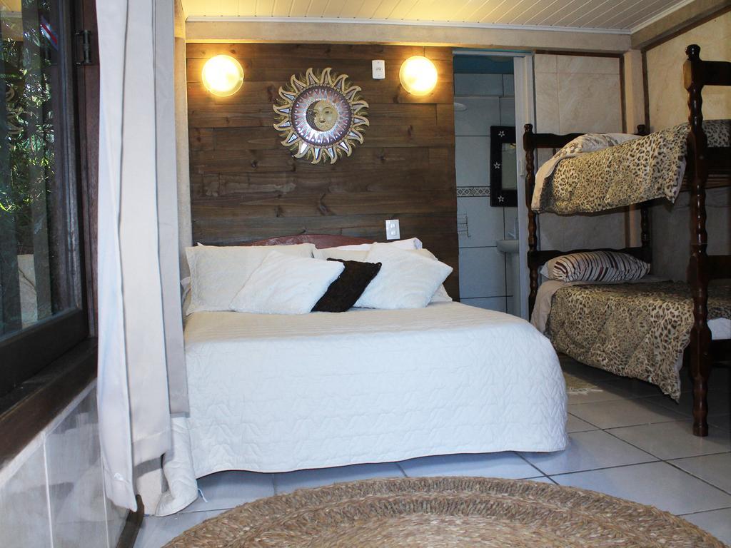 Explorer Hostel *